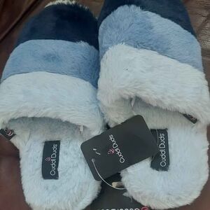 Cuddl Duds Faux Fur Slippers – NWT (Women’s 5/6) Blue Colorblock